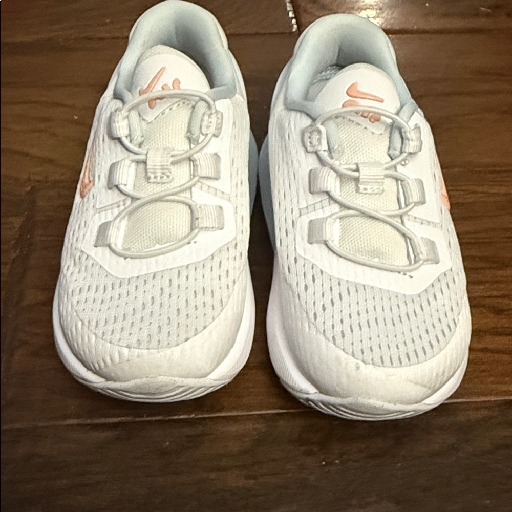 Nike Kids White and Peach Sneakers